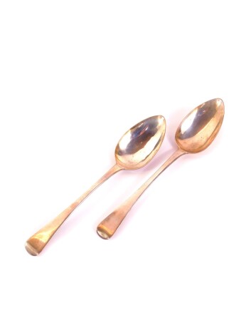 A pair of George III silver Old English pattern serving spoons, London 1812, 3.40oz.