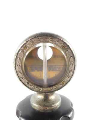 A Boyce Moto Meter Universal Model radiator top temperature indicator, mounted as a desk stand, circa 1920's, 6.5cm wide. - 3