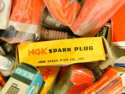 NGK KLG and other spark plugs, boxed and unboxed. (a quantity) - 3