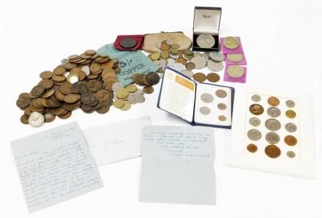 Various coins, GB low denomination, etc., a cased coin set showing Victorian penny and other low denomination, used, various other pennies, small quantity of world used, various others, etc. (a quantity)