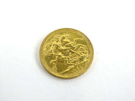 An Elizabeth II full gold sovereign 1979, 8.0g.