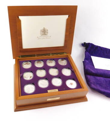 A Royal Mint Queen Elizabeth II Golden Jubilee Collection, twenty four coins in two trays, boxed with protective bag, with certificate. - 5