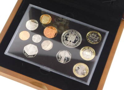 A Royal Mint United Kingdom Executive Proof Coin Set 2009, with certificate No 1114, cased. - 2