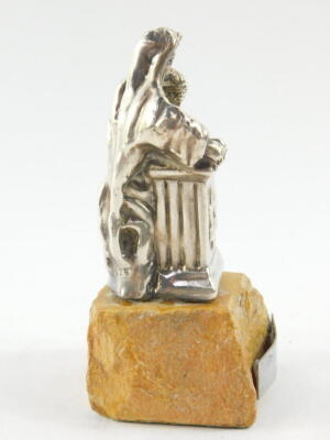 Isiah Aac Yeheskel. A silver sculpture of a Rabbi and pupil reading from the Tanakh, raised on a hewn marble base, with artist plate, 11cm high. - 5