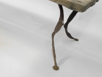 Andrew Thompson (British, 20thC/21stC). A wooden and cast iron bench, Preying Mantis, formed of two planks from a lock gate, raised on four cabriole legs, 54cm high, 188cm wide, 57cm deep. - 4