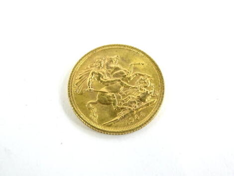 An Elizabeth II full gold sovereign 1964, 8.0g.