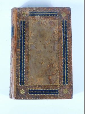 .- THE NAVAL CHRONICLE, 40 vol., engraved plates throughout, contemporary fine calf binding with inlays and ornate tooling, some spines worn, small 4vo 1799-1818. (40) - 7