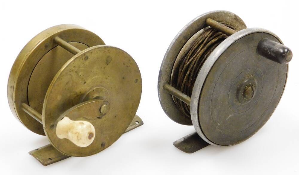A 19thC brass winch type fishing reel, with ivory handle, 6.5cm