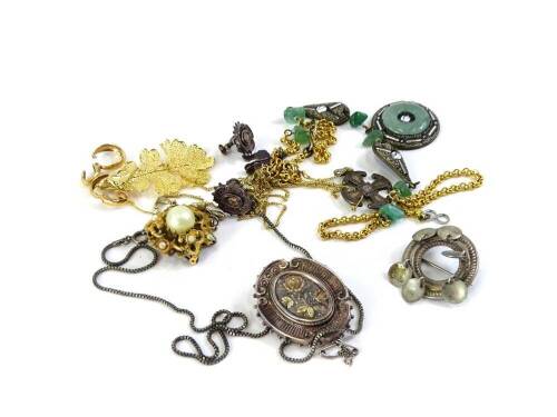 A quantity of costume jewellery, to include a Victorian silver brooch decorated in yellow metal with butterflies, flowers etc., with matching earrings, Isle of Man silver brooch, etc.