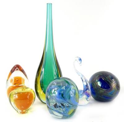 A collection of art glass, to include a paperweight stamped Isle of Wight Glass, another iridescent example indistinctly signed, a teardrop shaped vase and an iridescent swan ornament, etc.