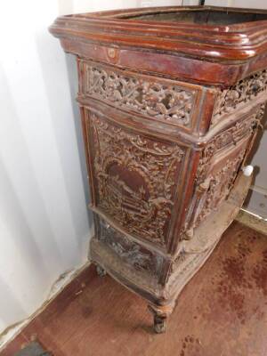 A French late 19thC cast iron and enamel wood burning stove Le Vosgien, No 258, by De Dietrich & Cie., Niederbronn., of serpentine form, the front and sides with a pierced grill moulded with cherubs' heads, the two doors and side panels moulded with castl - 6