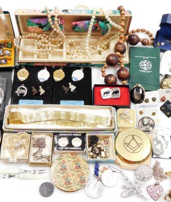 A quantity of costume jewellery and effects, to include a faux pearl necklace, beaded necklaces, tortoiseshell cigarette case, Tram Car collectors tokens, buttons, chains, etc. (2 tray) - 3