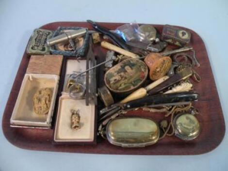 Collectables including sovereign and coin cases