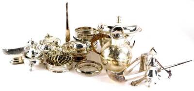 A quantity of silver plate, to include a two handled ice bucket with cover, part cruets, meat skewer, toast rack, Jersey cream jug, etc.