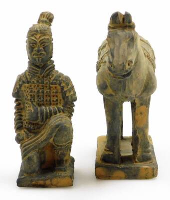 A set of terracotta figures in Han dynasty style, depicting four men and a horse, in presentation box 23cm x 13cm. - 7