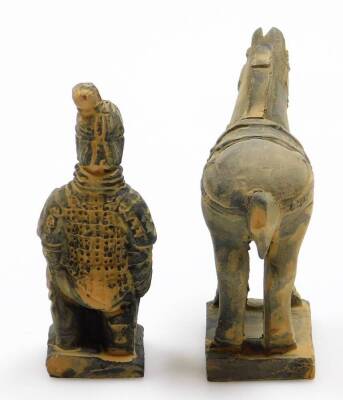 A set of terracotta figures in Han dynasty style, depicting four men and a horse, in presentation box 23cm x 13cm. - 9