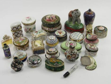 Porcelain enamel and metalware bijouterie boxes, dressing table boxes, snuff and scent bottles, (26).