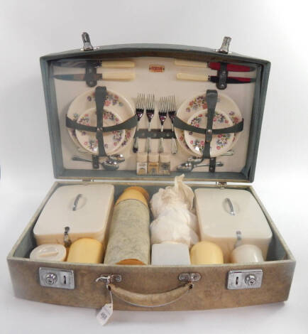 A Sirram cased picnic set, four place setting.