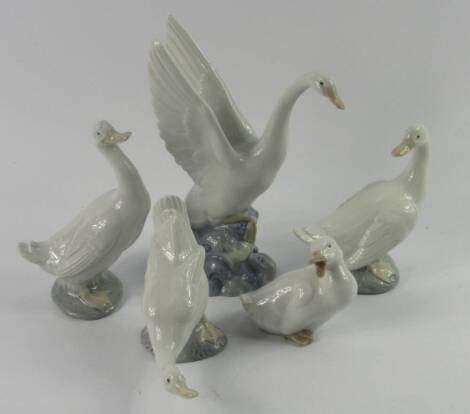 Lladro Nao porcelain figures of geese, and another of a duck, (5).