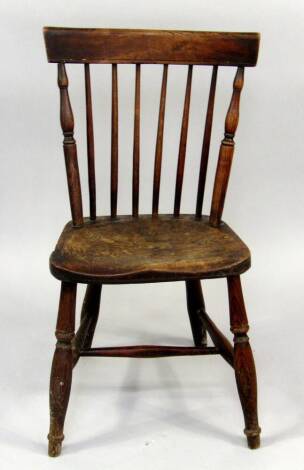 A Victorian elm spindleback Windsor side chair.