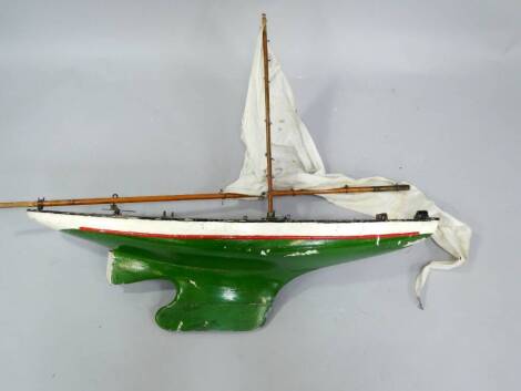 A pond yacht, 90cm long.