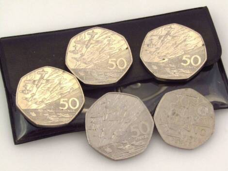 Various Commemorative fifty pence pieces, to include VE Day, etc, 3.5cm wide. (5)