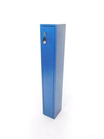 A blue metal gun cabinet with a Sentry five lever lock, with key, 125cm high, 20cm wide, 23cm deep.