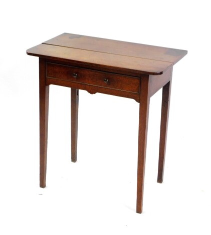 An early 20thC oak side table, with single frieze drawer raised on tapering square legs, 72cm high, 66cm wide, 40cm deep.