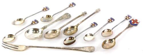 A collection of small silver, to include a pickle fork, Chester 1921, a set of six silver and enamel Lincoln souvenir spoons, Birmingham 1963, etc., 4oz.