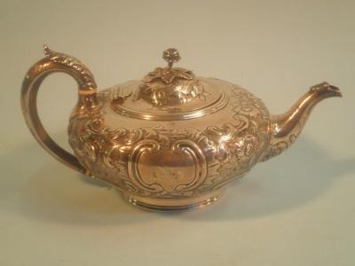 A Victorian silver teapot possibly by William Morrisse