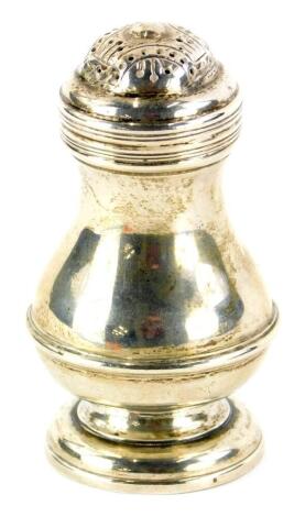 A George VI silver pepper pot, London 1937, 1¾oz, 7cm high.