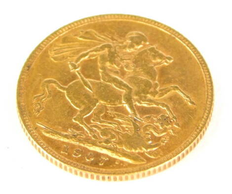 An Edwardian gold full sovereign, 1907.