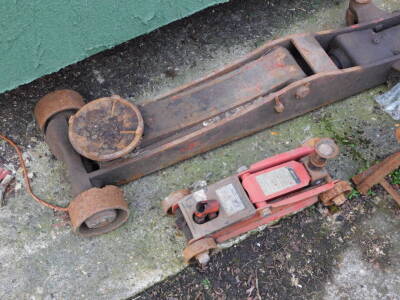 A mechanic's trolley jack, a pair of car ramps, and a Sprint hydraulic trolley jack. (4) - 2