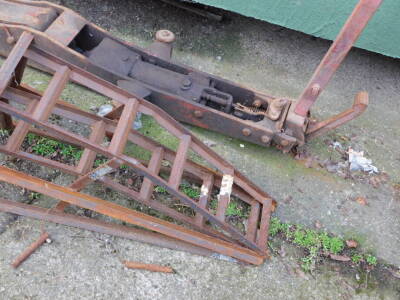 A mechanic's trolley jack, a pair of car ramps, and a Sprint hydraulic trolley jack. (4) - 3