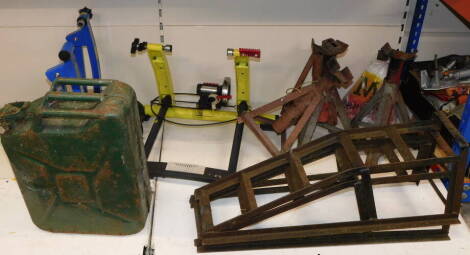 Assorted car and bicycle collectables, including a 1955 jerry can, pair of wheel ramps, a Clarke Quick Release bike trainer, car jacks, etc. (a quantity)