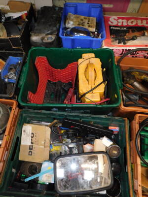 Assorted car and engine parts, tools, battery charger, snow grips, etc. (a quantity) - 3