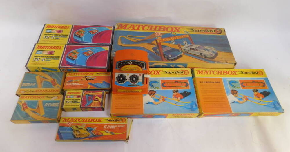 A Matchbox double track race set SF-5, two rattlesnake bends TA-3