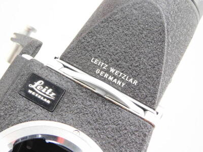 A Leitz Visoflex III with viewfinder, boxed. - 3