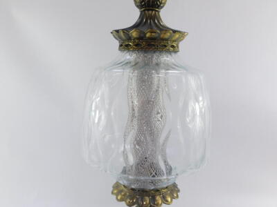 A Continental 20thC brass table lamp, with a clear cut glass shade and brass cap, 63cm high. - 3