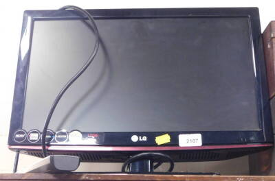 An LG LD35 series 18" HD TV, with cable and remote.