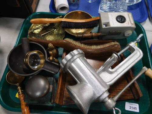 Bygones and collectables, oak brush and crumb scoop, glass ink well with metal top, 8cm high., mincer, brass ware, etc. (1 tray)