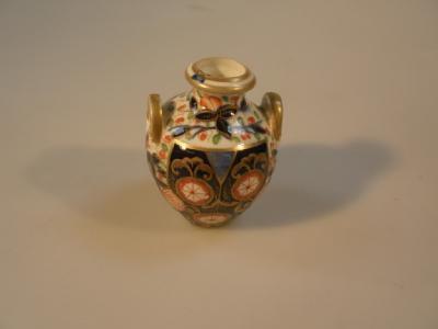 An early 19thC Derby two handled vase