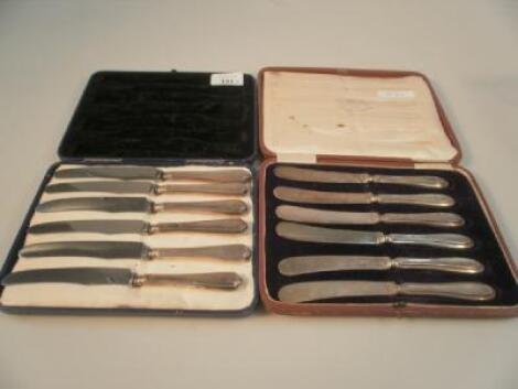 A set of six George V silver handled tea knives