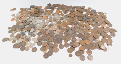 Various coins, low denomination, Victorian and later pennies, some original patina, threepenny bits, mainly pre-decimal, various Churchill crowns, two shillings, etc. (a quantity)