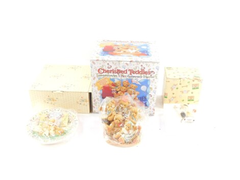 Cherished Teddies figures, to include Viviene CT992., Walter CT991., etc., boxed. (approx 115)