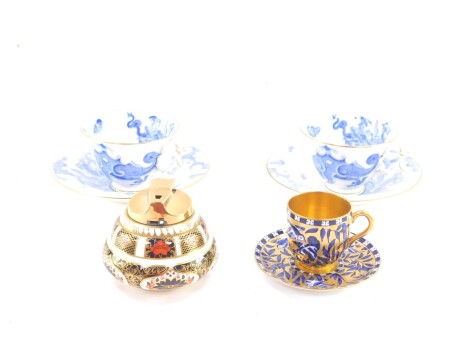 A Royal Crown Derby imari porcelain table lighter, pattern no 1128, a Coalport porcelain late 19thC cabinet cup and saucer, and a pair of Royal Worcester porcelain tea cups and saucers.