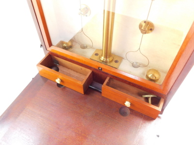 An early 20thC brass travel scales, in mahogany case with hinged front revealing globe section, the scale on cylindrical stem above two drawers, in fitted case with visable dovetails, 8cm high, 25cm wide, 21cm deep. - 3