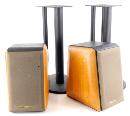 A pair of Sonus Faber Concertino Home speakers, with hardwood cases, numbered 4267 (AF), and a pair of metal speaker stands, with speakers 32cm high.