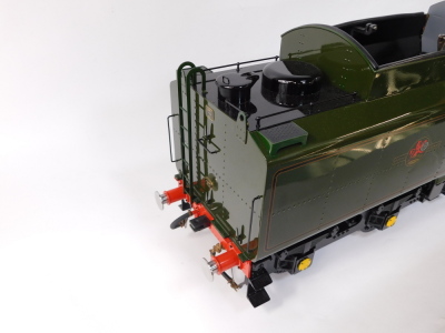 A scratch built 5" gauge British Railways Standard Class 5MT locomotive, 4-6-0, and tender, green livery, No 73173, with bespoke carry cases, 36cm high, 180cm wide, 23cm deep. - 6