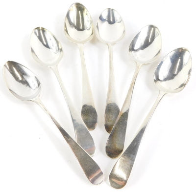 A set of six George III silver Old English pattern teaspoons, London 1807, 2¾oz.